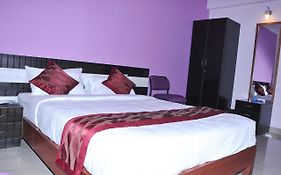 Oyo 16842 Brahma Inn